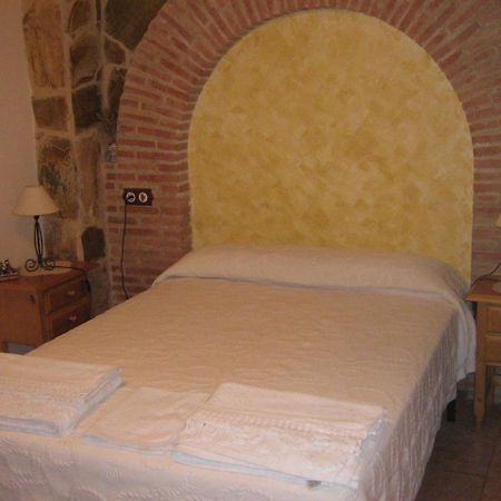Villafeliche Hostal Sara מראה חיצוני תמונה
